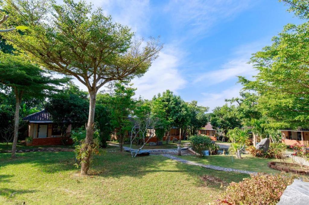 Dusit Talai Resort ムーシ エクステリア 写真